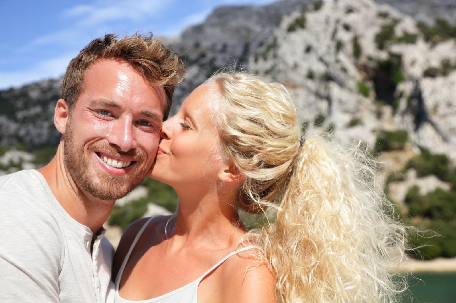 Differences Between Compassionate and Passionate Love