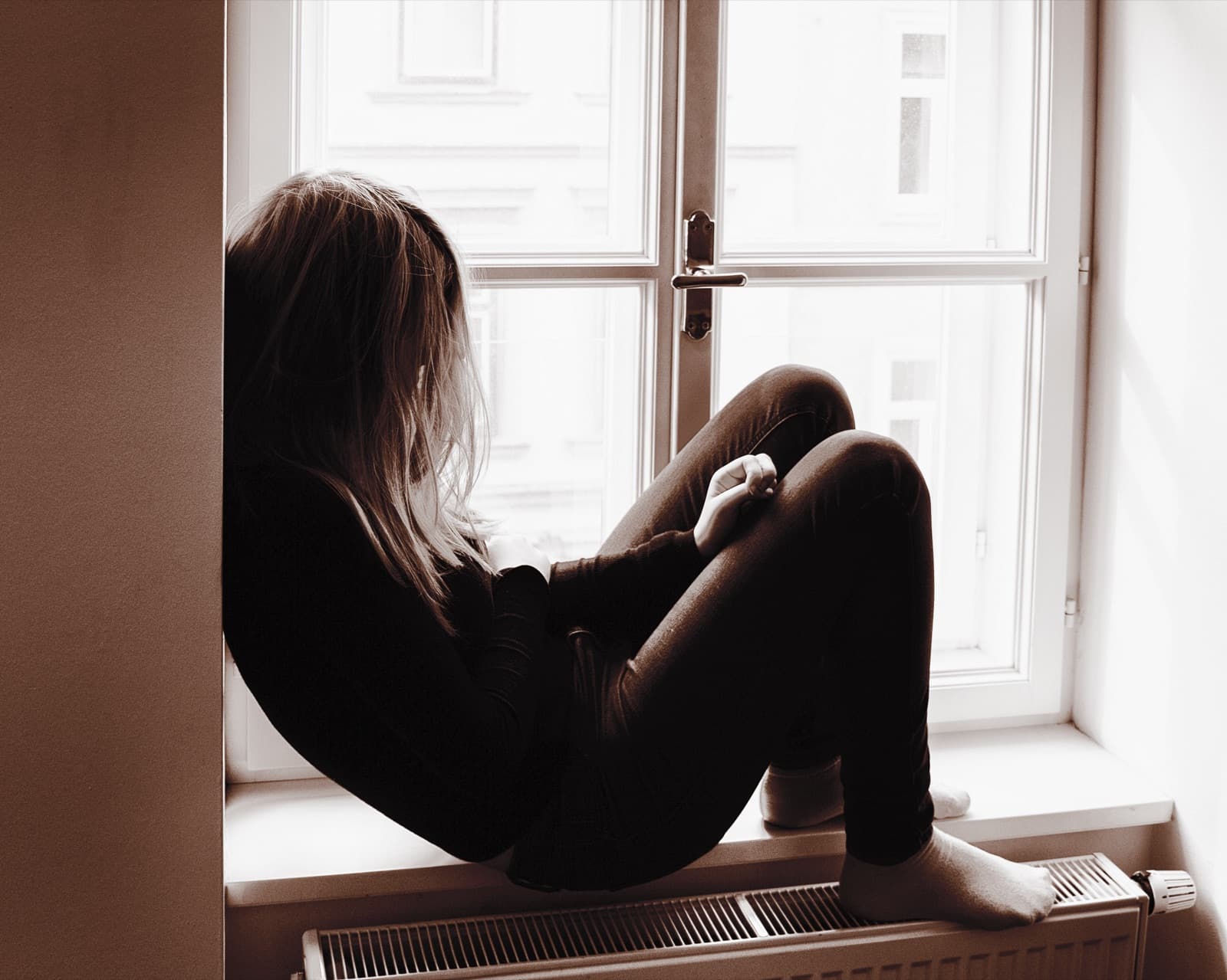 Modern Loneliness: Understanding and Overcoming Isolation