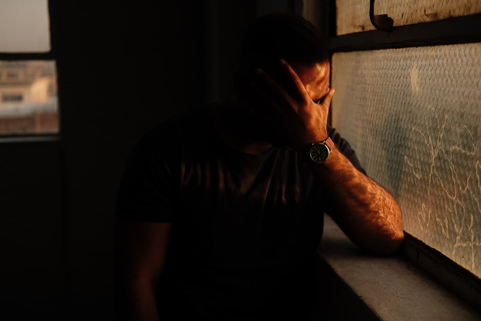 10 Signs He's Losing Interest & How to Sail Through