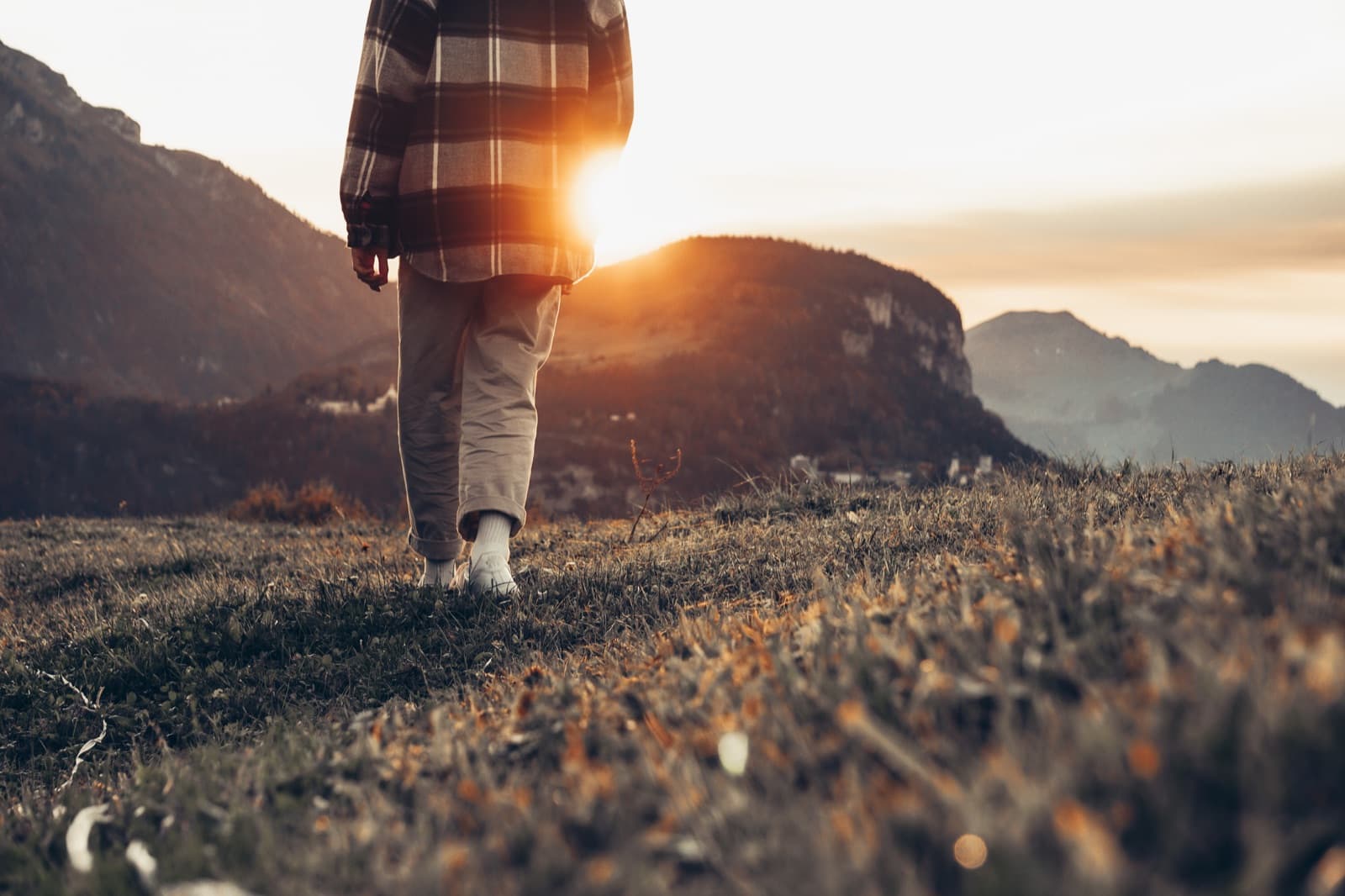 Why It's Crucial to Find Happiness Within Yourself Before Dating Again